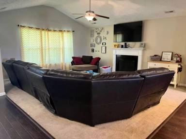 Main picture of 102 Nia Ct