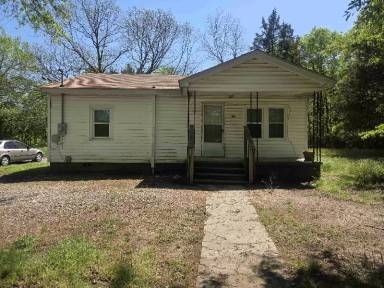 Main picture of 831 Dogwood Cir