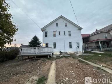 Main picture of 381 S 3rd St