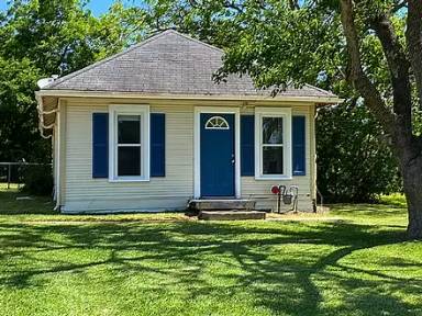 Main picture of 1016 W Jefferson St