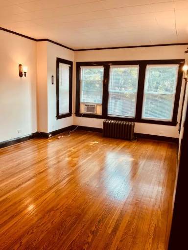 Main picture of 2520 N Seminary Ave