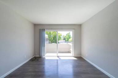 Main picture of Pinewood Apartments
