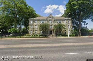 Main picture of 1118 Poplar Ave