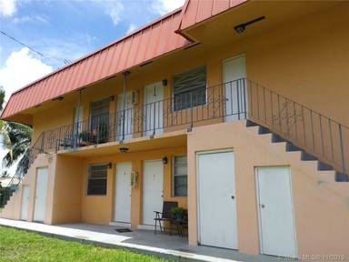 Main picture of 7183 SW 22nd St