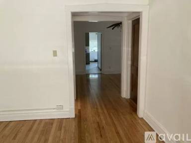 Main picture of 5346 W Montrose Ave