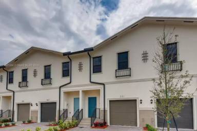 Main picture of 1180 SW 7th Ct