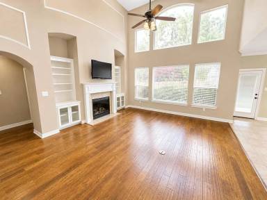 Main picture of 210 Captain Hm Shreve Blvd
