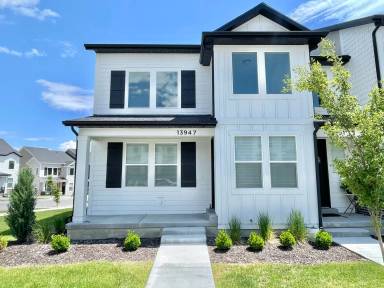 Main picture of Mountain Ridge Townhomes