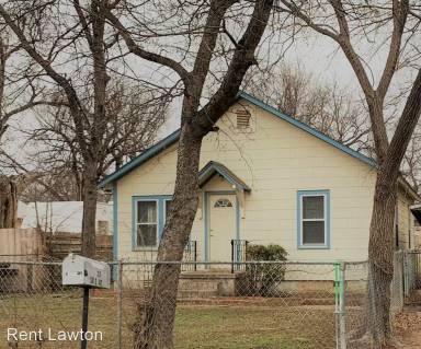 Main picture of 1211 SW E Ave