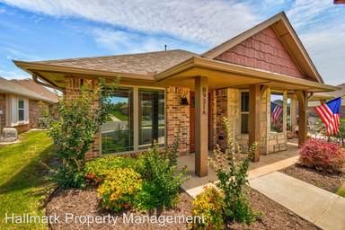 Main picture of 8905 SW 55th St