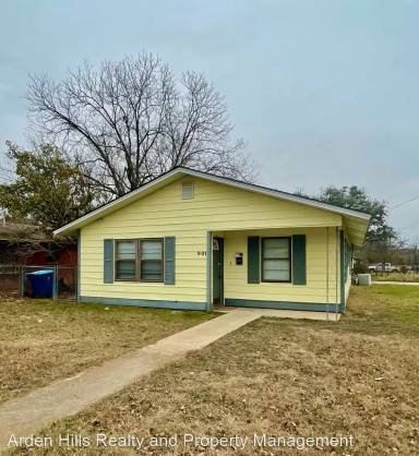 Main picture of 905 Barry Dr