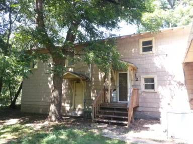 Main picture of 913 1/2 S Cherry St