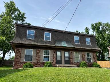 Main picture of 6642 Holcomb Cir