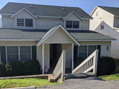 Main picture of 139 Willow Creek Cir
