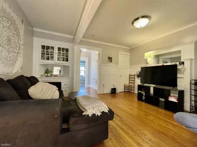 Main picture of 448 Park Dr