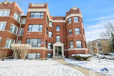 Main picture of 7601 N Sheridan Rd