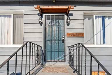 Main picture of 2037 36th Ave