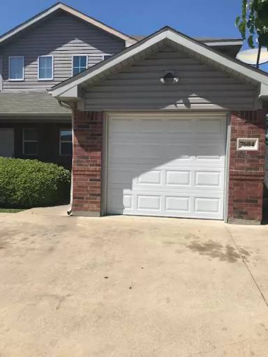 Main picture of 7604 Downe Dr