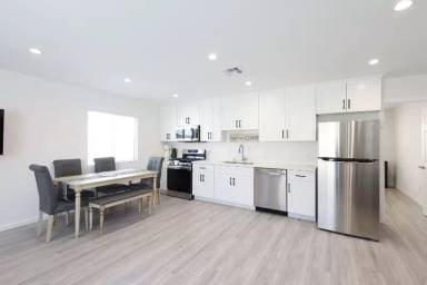 Main picture of 8623 Bryant St