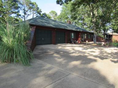 Main picture of 142 Port Niangua Ln