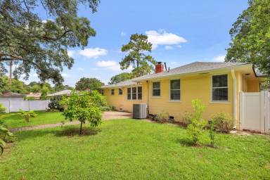 Main picture of 16 Harlan Dr