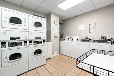 Main picture of 5900 Kenmore Apartments