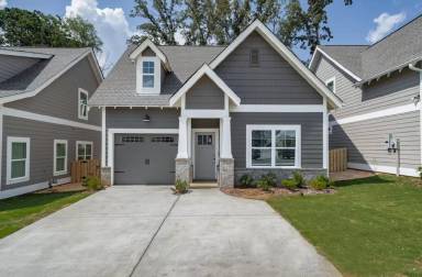 Main picture of Patton Crest Apartments