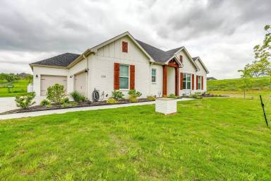 Main picture of 200 Swift Dr