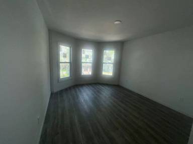 Main picture of 2192 E 82nd St