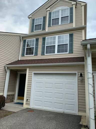 Main picture of 145 Huff Heritage Ln
