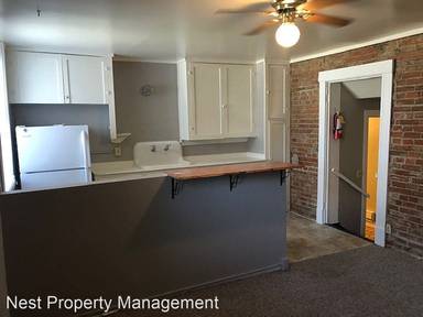 Main picture of 711 E Burlington St