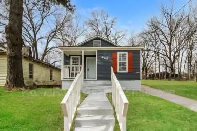 Main picture of 445 Lipford St