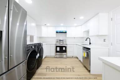 Main picture of 4646 S Willow St