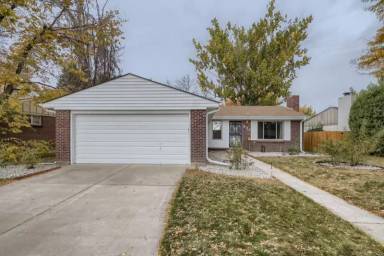 Main picture of 857 S Grape St