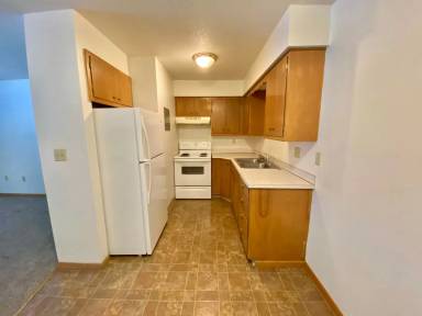 Main picture of 1002 Oak St N