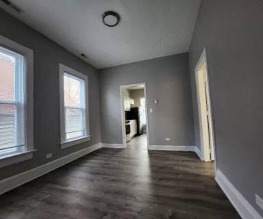 Main picture of 1355 E 76th St
