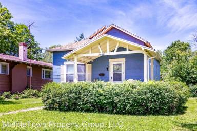 Main picture of 1104 W University Ave