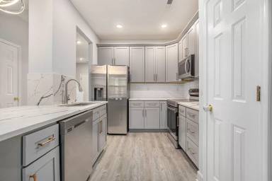 Main picture of 121 Olde Towne Way