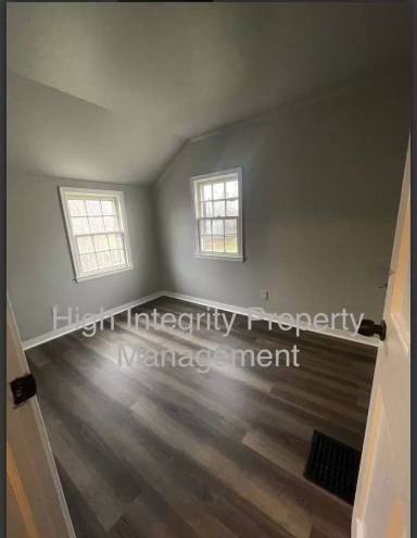 Main picture of 822 Adams St