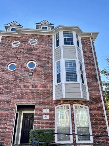 Main picture of Lakeridge Townhomes