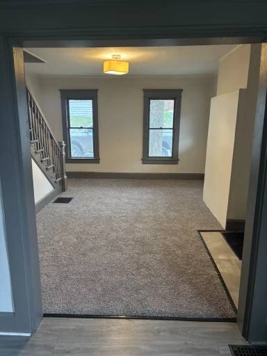 Main picture of 219 N 6th St