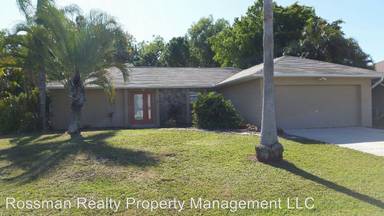 Main picture of 620 SW 4th Ter