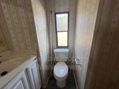 Main picture of 905 O B J Rd