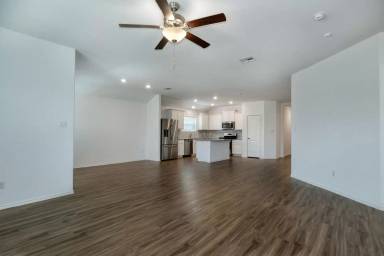 Main picture of 200 Coventry Dr