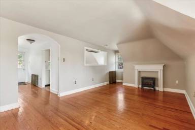 Main picture of 340 N Penn St