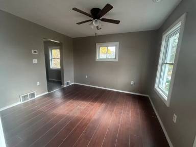 Main picture of 3422 Seymour Ave