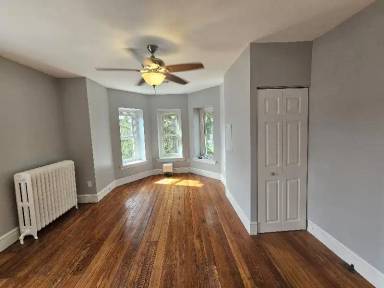 Main picture of 142 Sumac St