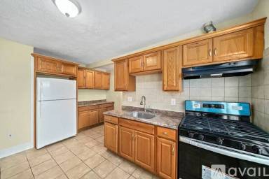 Main picture of 742 River St