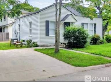 Main picture of 1548 S Indianapolis Ave