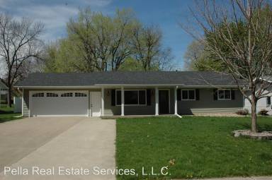 Main picture of 225 E 9th St